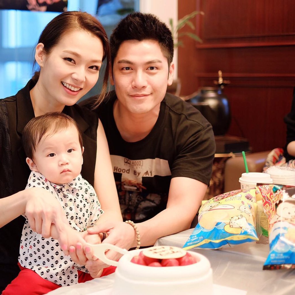 吕慧仪于2011年嫁前港男黄文迪，婚后诞下一子。