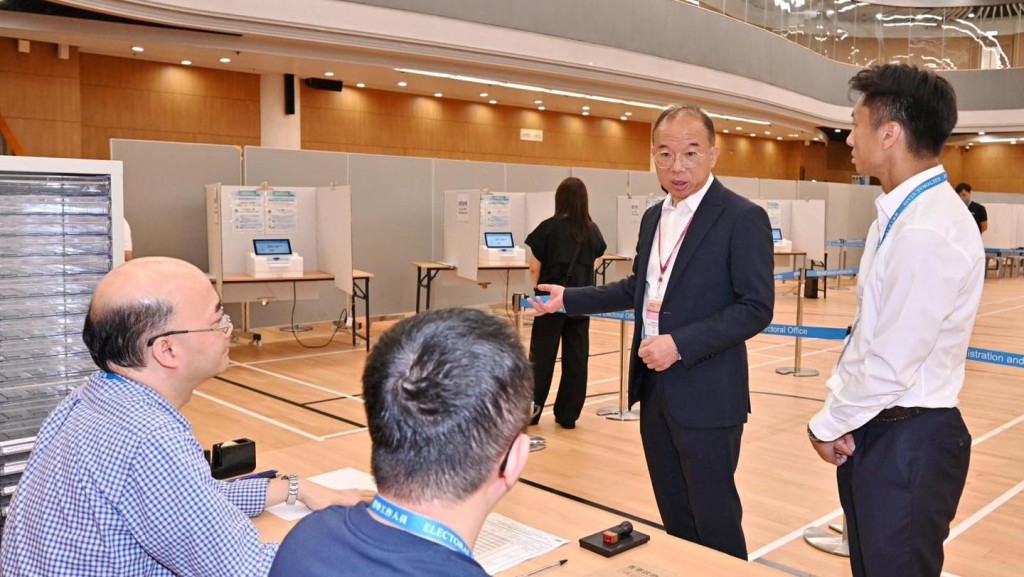 曾國衞認為，整體效果無論在選舉安排上或結果上，都是做得非常之好。資料圖片
