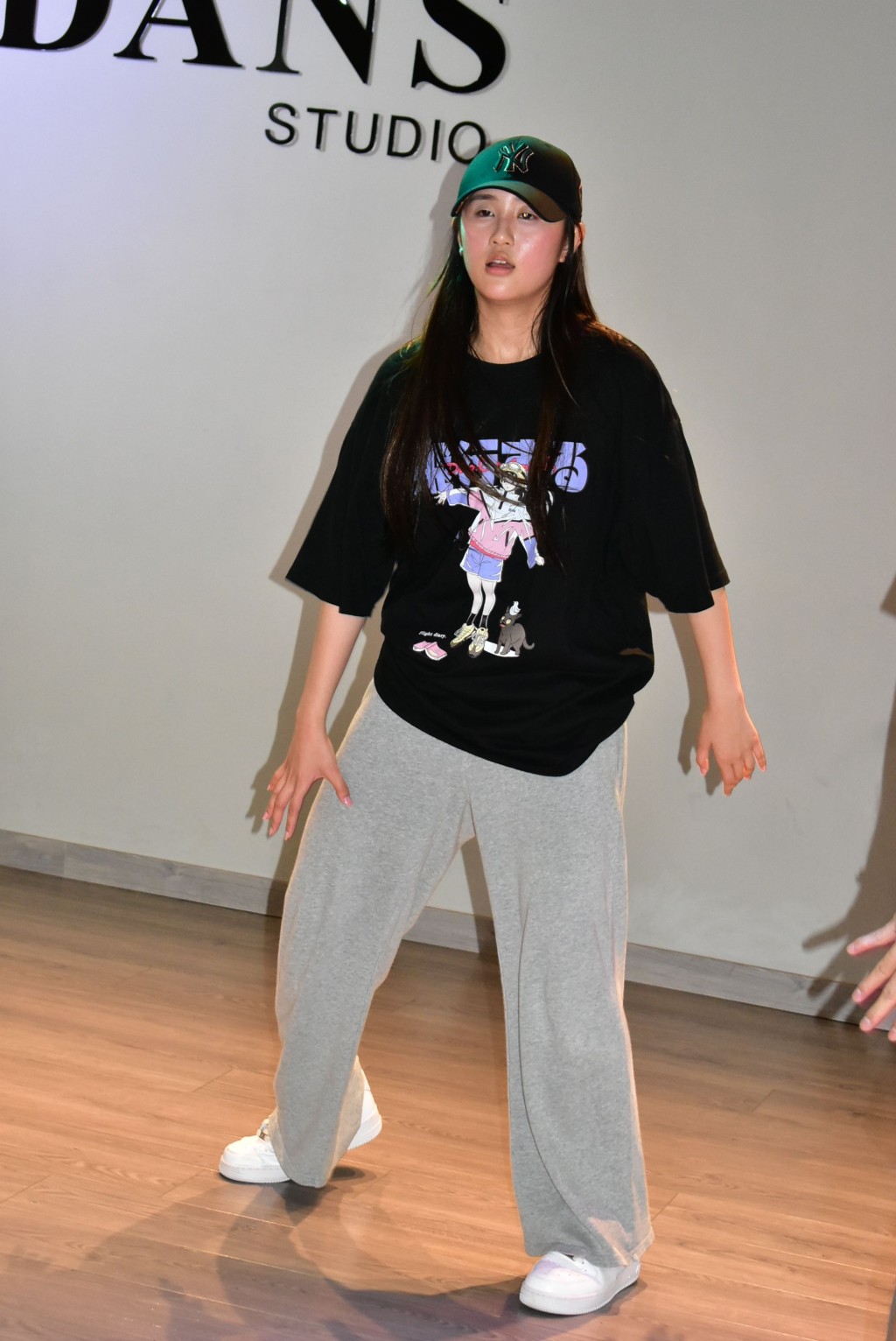 在港期間林子博大女詠渝進修舞蹈。
