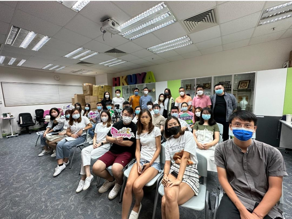 學生交流網絡十分注重青年之間的傳承與分享，安排學生交流網絡前主席與現屆學生分享國家與香港的青年政策概況。