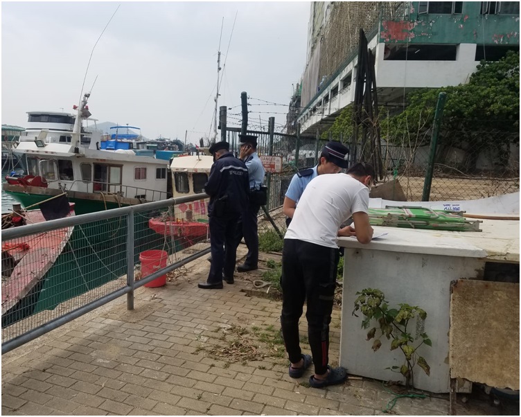 水警再到田灣附近一帶海面搜索。林思明攝