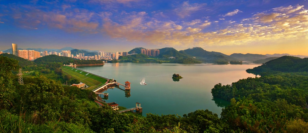 粵海投資水資源業務規模持續擴大，來自東深供水項目的盈利貢獻仍然為集團盈利的重要部份，其他水資源項目年内運營情況理想。