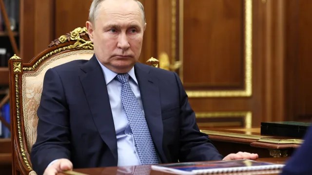 泽连斯基指俄国仍在侵占乌克兰领土，便不能回应停火呼吁。图为俄罗斯总统普京。美联社