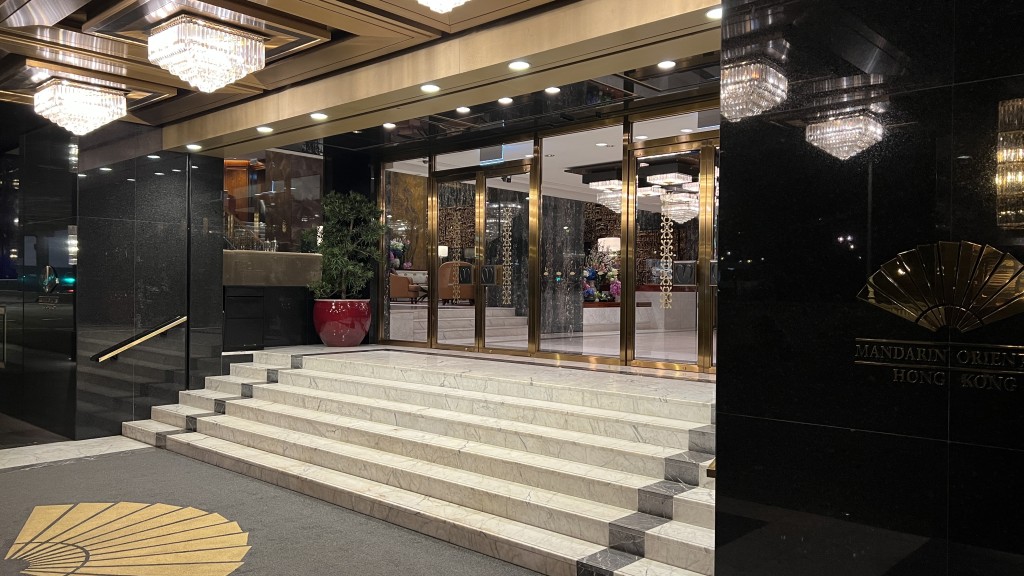 涉事餐廳位於香港文華東方酒店內。李家傑攝