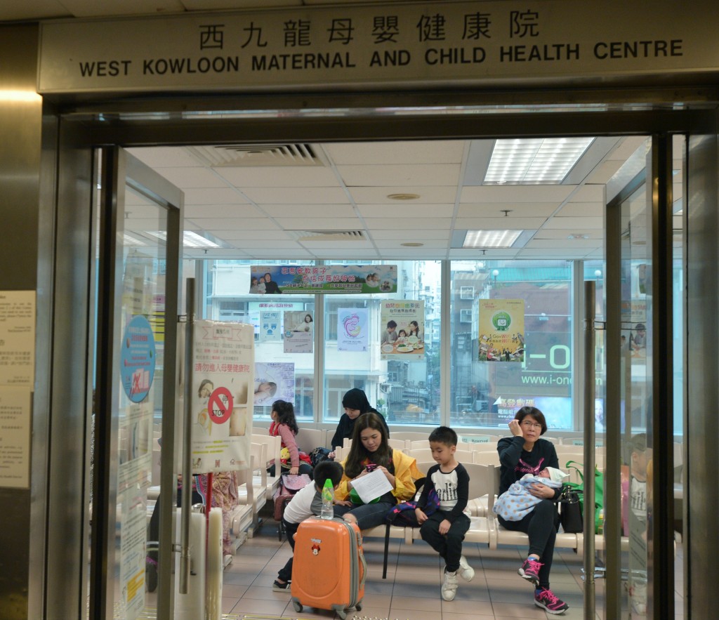 韓醫生建議家人若出現感冒症狀,必須佩戴口罩,並勤洗手,保護易受感染的孩子。 韓醫生建議家人若出現感冒症狀,必須佩戴口罩,並勤洗手,保護易受感染的孩子。