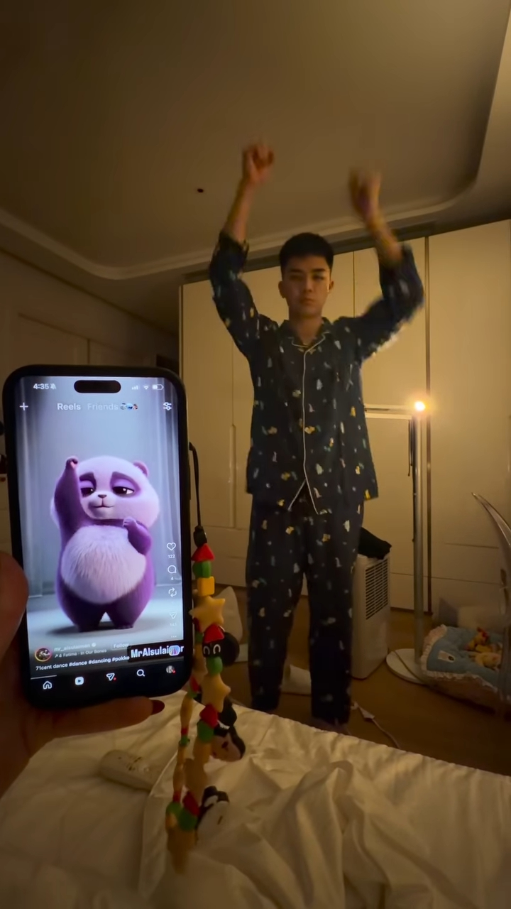 伍富橋早前在凌晨4時跳舞慰妻。 伍富橋早前在凌晨4時跳舞慰妻。