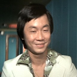 许冠武曾参演电影《半斤八两》及《新半斤八两》。