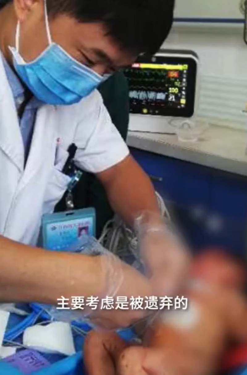 經治療,目前女嬰生命體徵平穩。