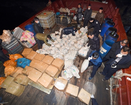 去年廣東省公安廳,在陸豐市甲子港一艘漁船上繳獲2噸冰毒。