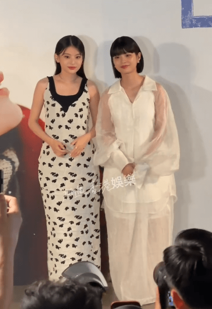 出口夏希（左）與蒔田彩珠。