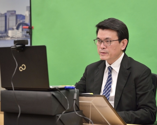 邱騰華在視像會議中表示香港已準備好重啟跨境旅遊。政府新聞處圖片