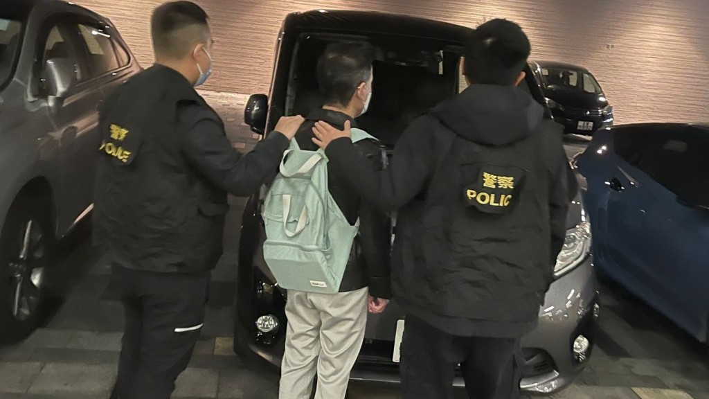 67歲姓蔡本地男子涉非禮被捕帶署。