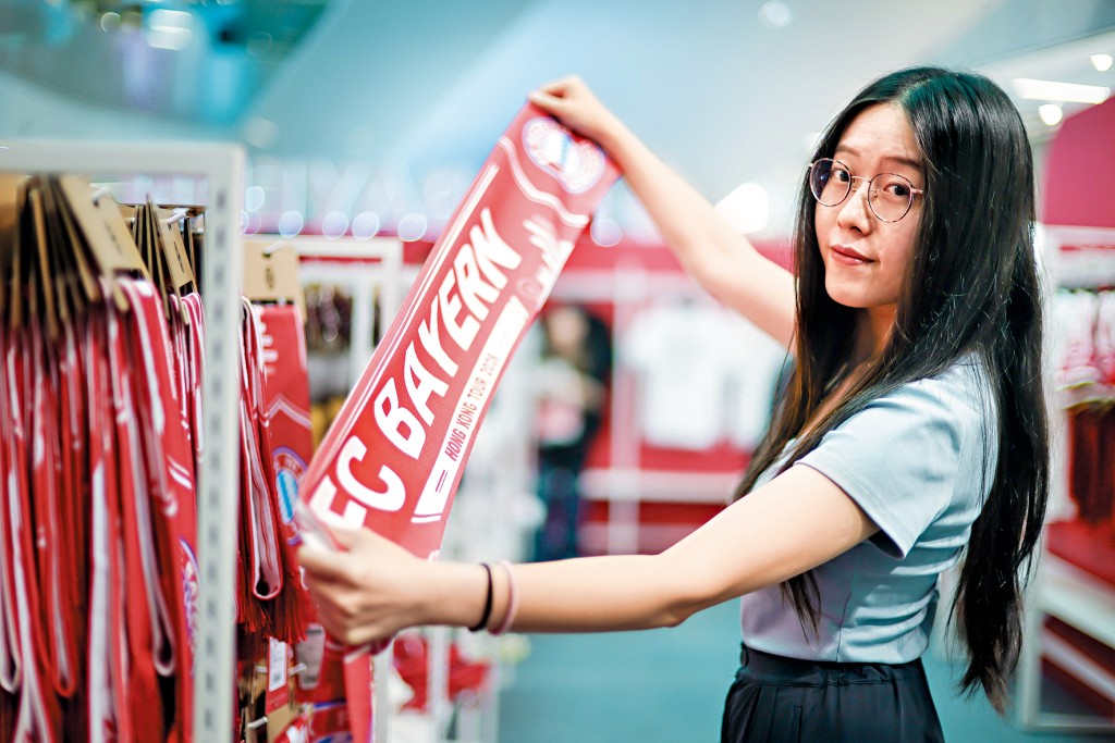 體育用品店聚星動力副總經理高鶴透露，盛事期間店舖業績較平日增長約5倍。