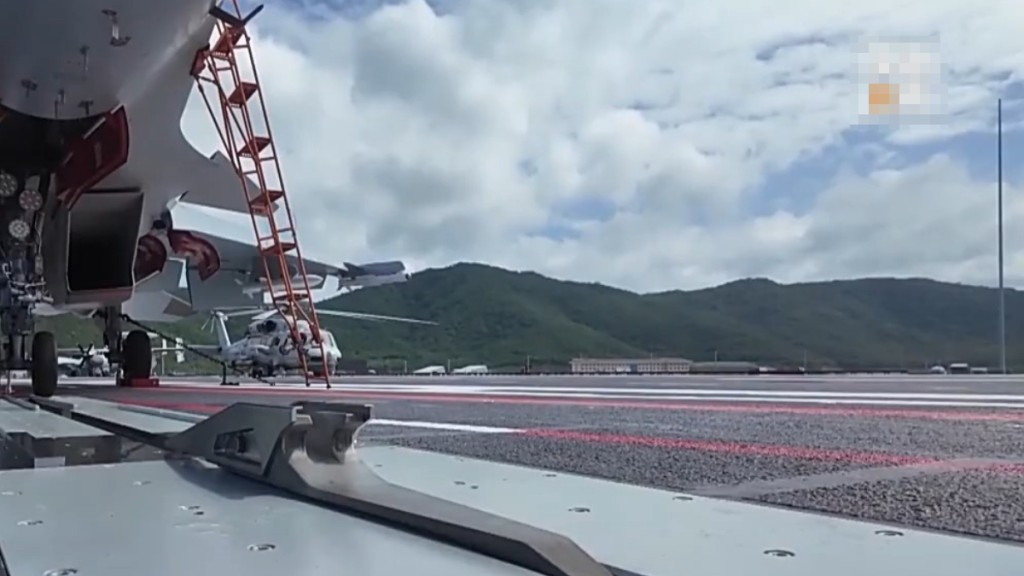 福建舰是中国第一艘电磁弹射型航空母舰。央视截图