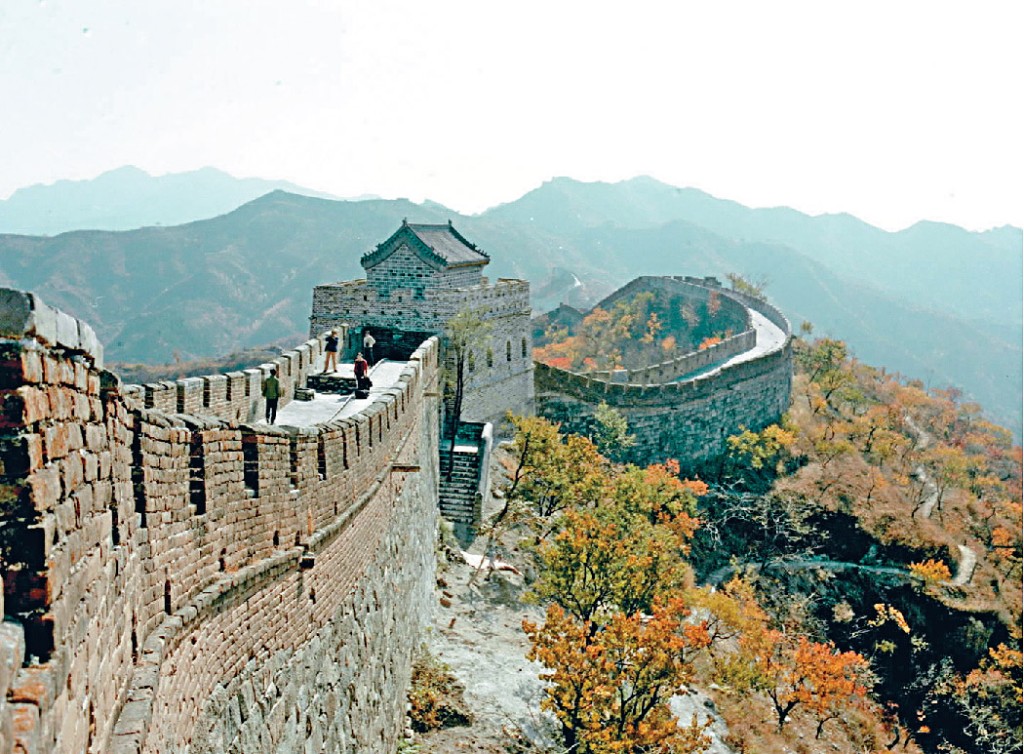 长城并非只有墙，它主要由关隘、城墙与楼台、烽火台三个部分所组成。