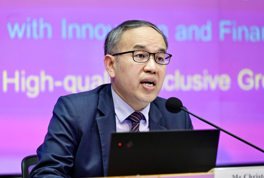 許正宇透露,港交所正籌劃一系列改革措施。資料圖片 許正宇透露,港交所正籌劃一系列改革措施。資料圖片
