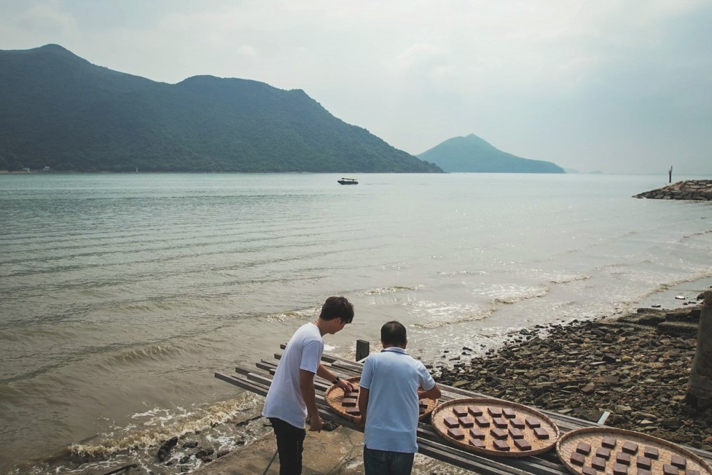 虾酱厂对出海面