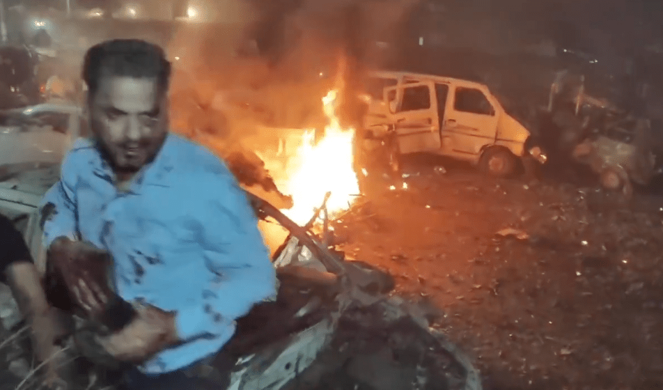 有途人疑被碎片擊中，滿身披血。X@theinformant_x（下同）