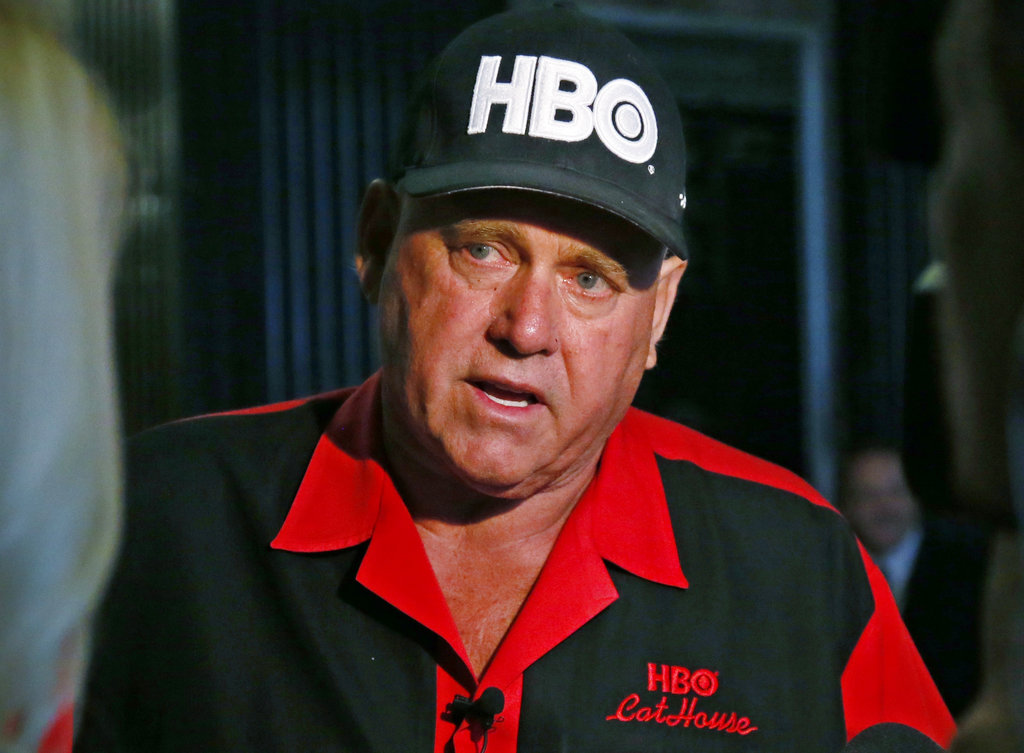 知名妓院大亨霍夫(Dennis Hof)在慶祝72歲生日後,在自己經營的妓院內猝死。AP