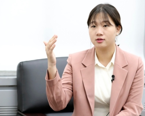 朴成玟年僅25歲,尚在讀大學。 網圖