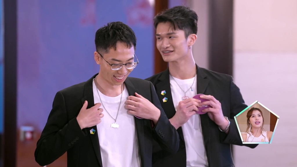 林福明玩得投入。 林福明玩得投入。