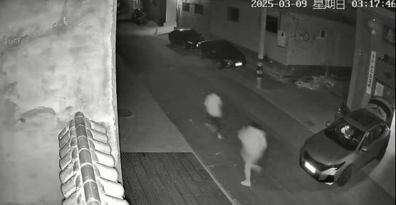 疑兇持刀追殺拒絕復合的女友的兄長。瀟湘晨報