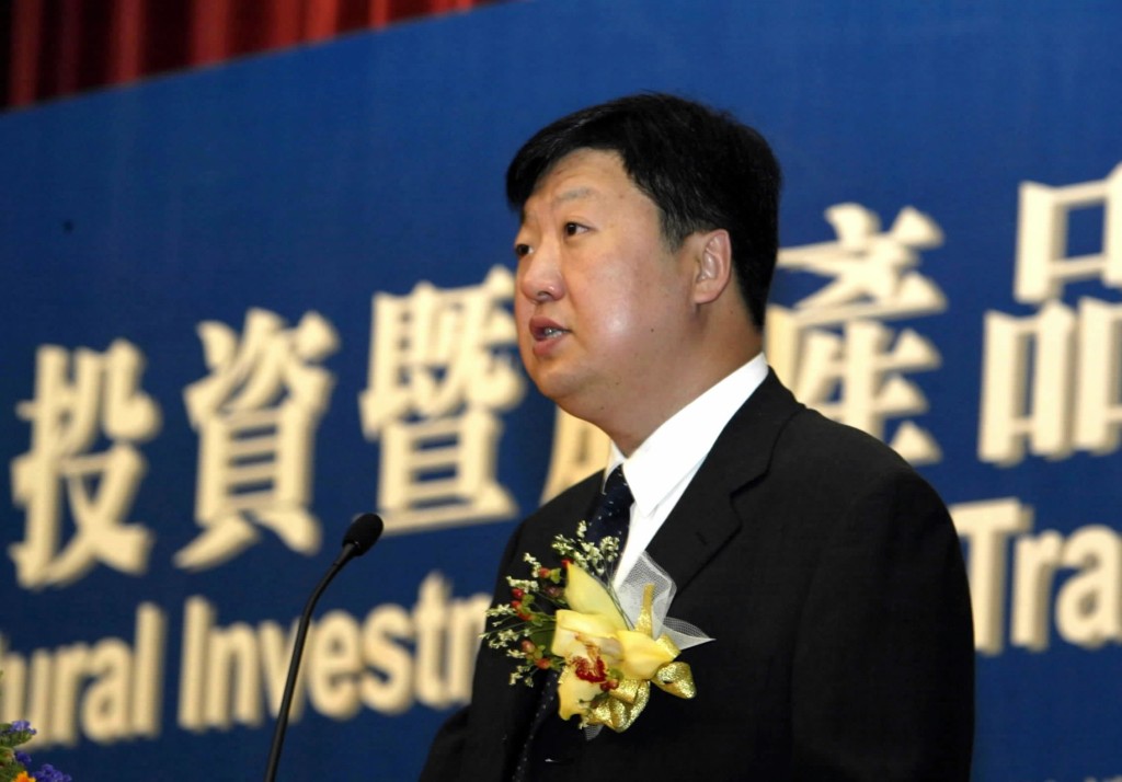 2005年宋希斌任黑龙江省副秘书长，出席黑龙江农业项目投资暨农业产品贸易商谈会。新华社