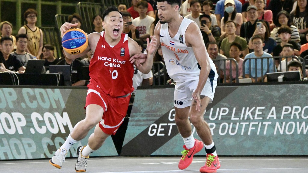 FIBA 3x3 籃球巴黎奥運資格賽,港男隊挑戰荷蘭,楊睿騏進攻。 蘇正謙攝