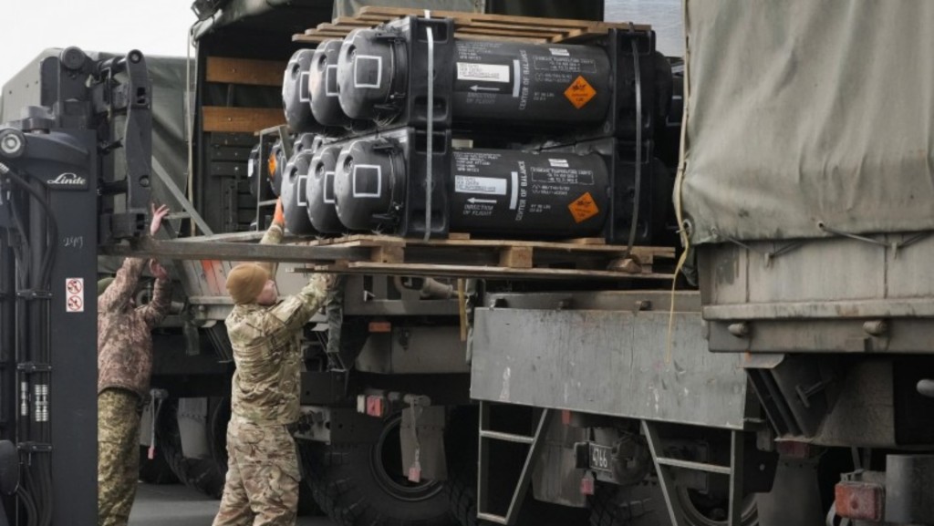 美國再向烏克蘭提供地空導彈等軍援。AP