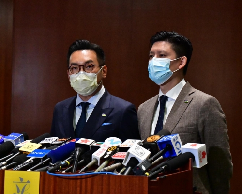 公民黨質疑換官員只是向北京問責。