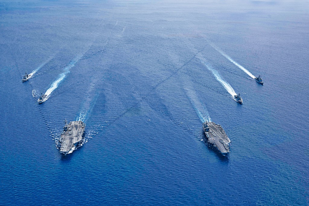 美国双航母舰队曾进入南海演习。