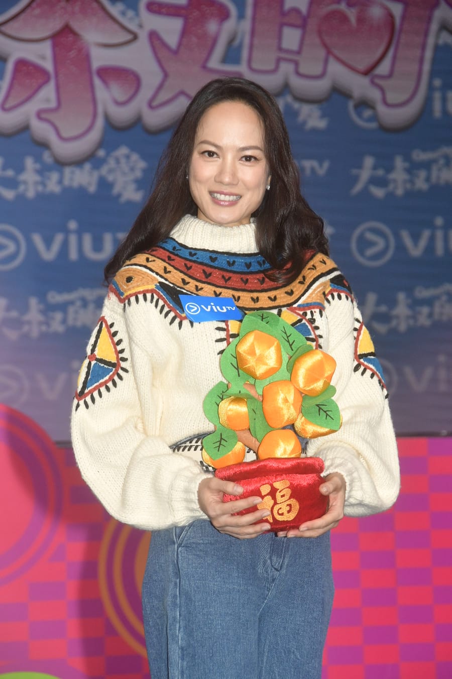 簡慕華為這戲專程由加拿大返港。