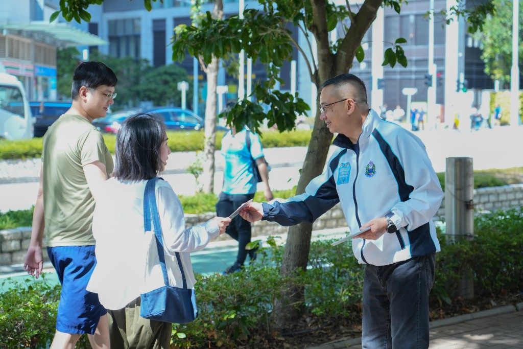 郭俊峯去年落區宣傳立法會選舉。 郭俊峯去年落區宣傳立法會選舉。