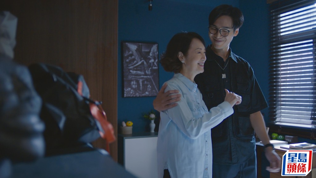 吳子冲同謝雪心在劇中情如母子。