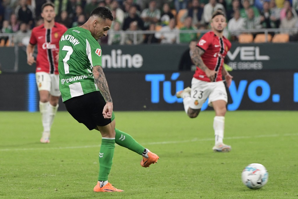 安東尼停賽復出，趕及鬥巴塞。法新社