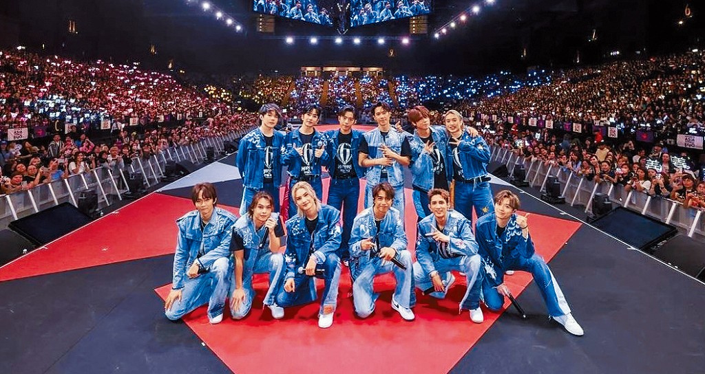 MIRROR一連兩晚於亞博舉行Fans meeting，慶祝成軍6周年。