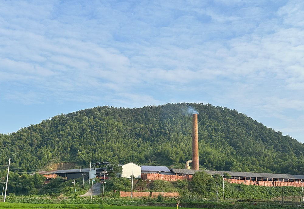 上官正義指自己已跟進個案近半年。澎湃新聞