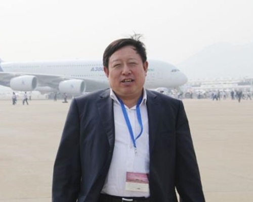 煤老板高乃则。网图