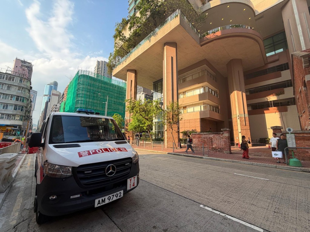 現場為窩打老道8號一單位。 現場為窩打老道8號一單位。
