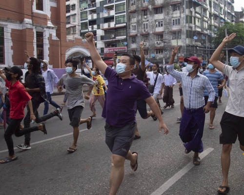 缅甸仰光月初有示威者续上街反政变。AP