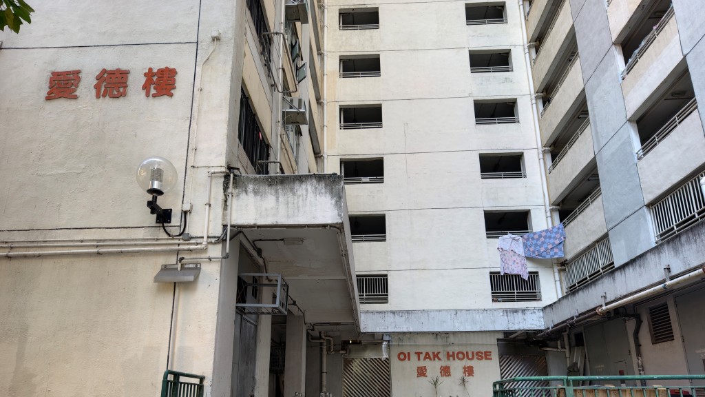 友爱邨爱德楼男子遇劫受伤。资料图片