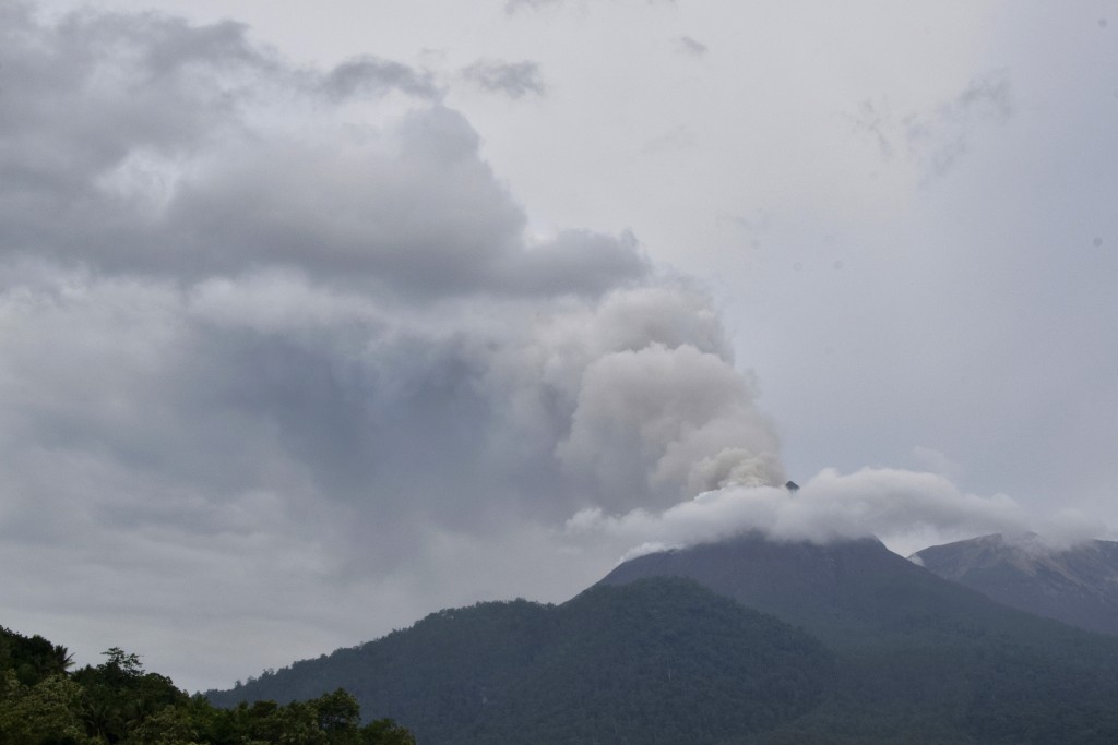 勒沃托比拉基拉基火山今年1月亦曾噴發。美聯社