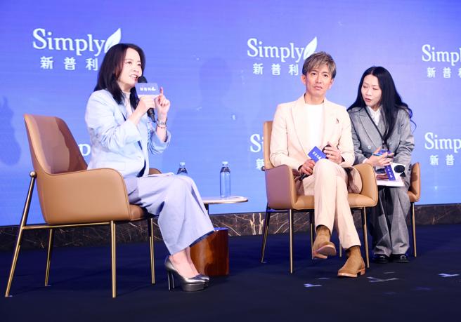 曾寶儀任木村拓哉活動的主持。