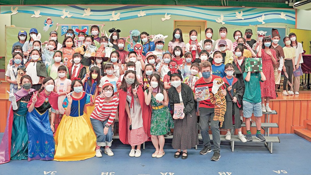 Book Character Day當天，老師和學生們打成一片，大家都扮演成最喜愛的圖書主角。