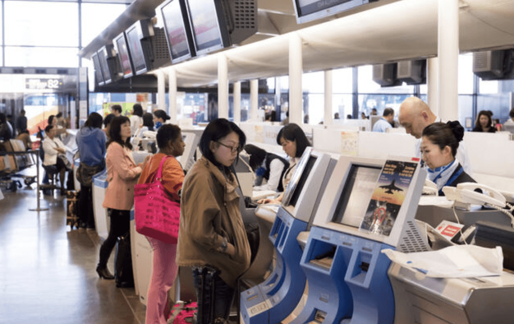 日本當局提醒，遊日旅客應遵守相關規定，誠實申報及如實攜帶已購免稅品出境，避免因違規而觸犯法規或影響未來入境記錄。Alamy示意圖