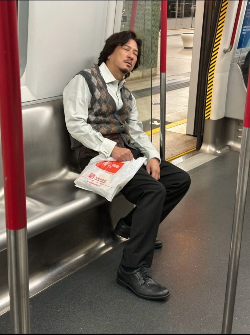 「蔡辛強」唱《永遠的失眠》首奪「新城勁爆流行榜」冠軍歌。