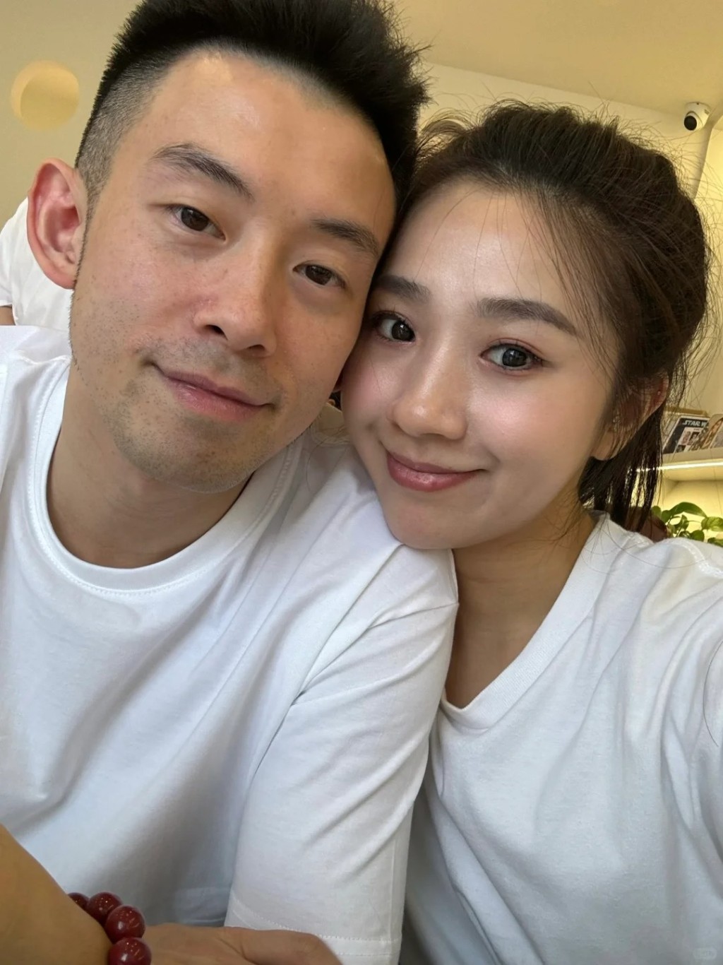 黃鎮廷與老婆Stella於2019年拍拖、2022年結婚，而女兒則在去年出生。