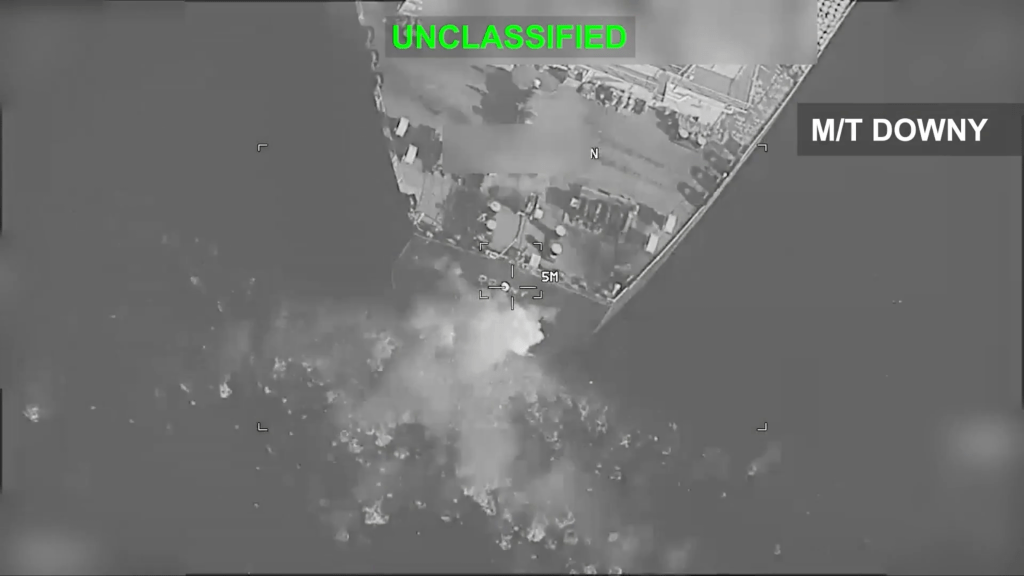 美軍炸毀伊朗油輪,以報復IRGC攻擊美軍航空母艦和導彈驅逐艦。 CENTCOM 美軍炸毀伊朗油輪,以報復IRGC攻擊美軍航空母艦和導彈驅逐艦。 CENTCOM
