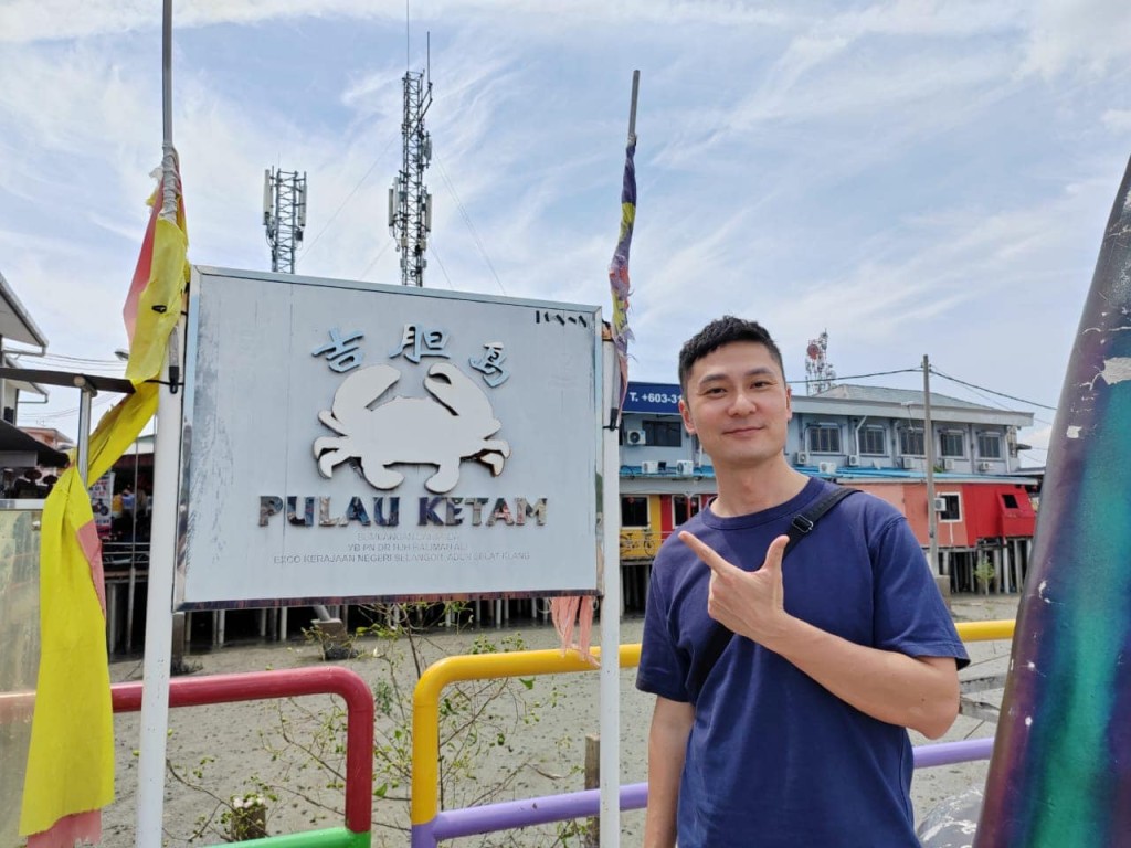姚亦澧靠駕駛貨Van、搬貨搵食。 姚亦澧靠駕駛貨Van、搬貨搵食。