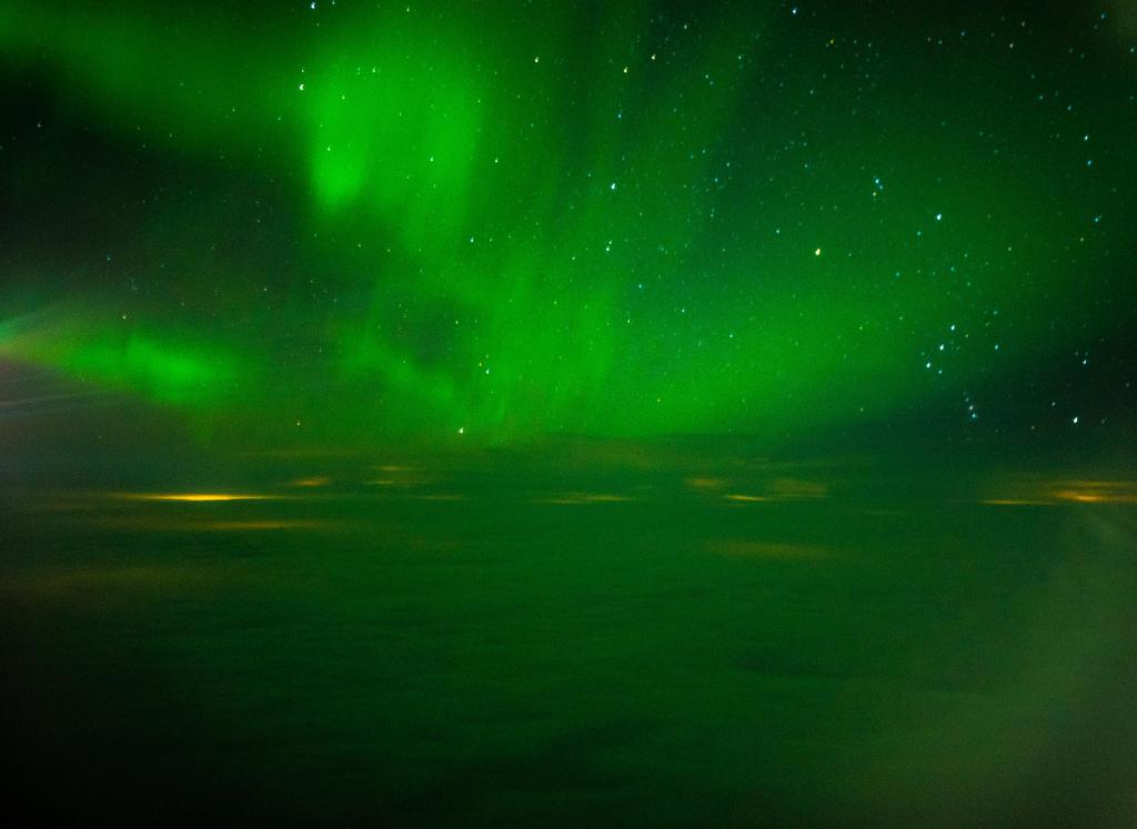 唐銘輝作品「雲上鳳凰」，於飛機抵達芬蘭上空時拍攝。   受訪者提供